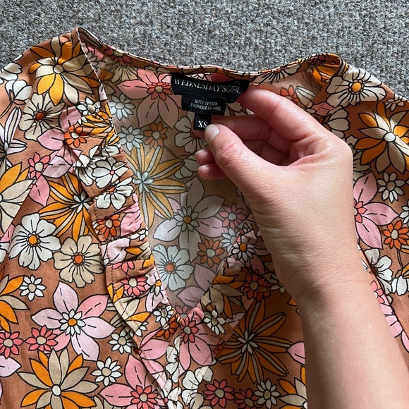 Wednesday's Girl V Neck Frill Detail Autumnal Floral Mini Smock Dress Woman’s XS - Picture 4 of 11